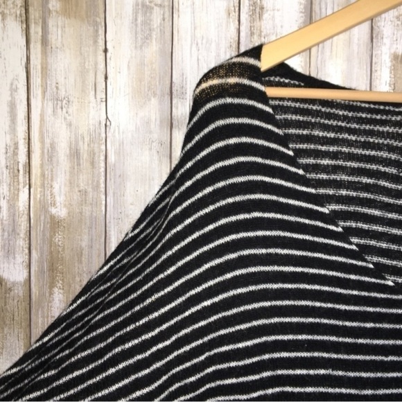 American Eagle Black & White Striped V Neck Sweater - Picture 2 of 5